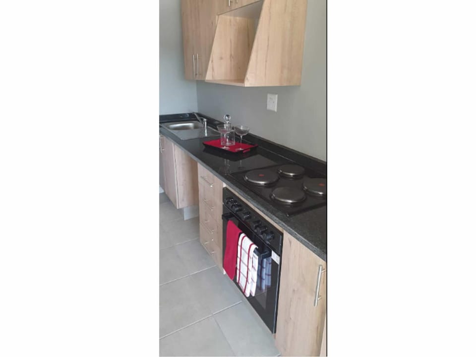 Kitchen or kitchenette, pet friendly, stove