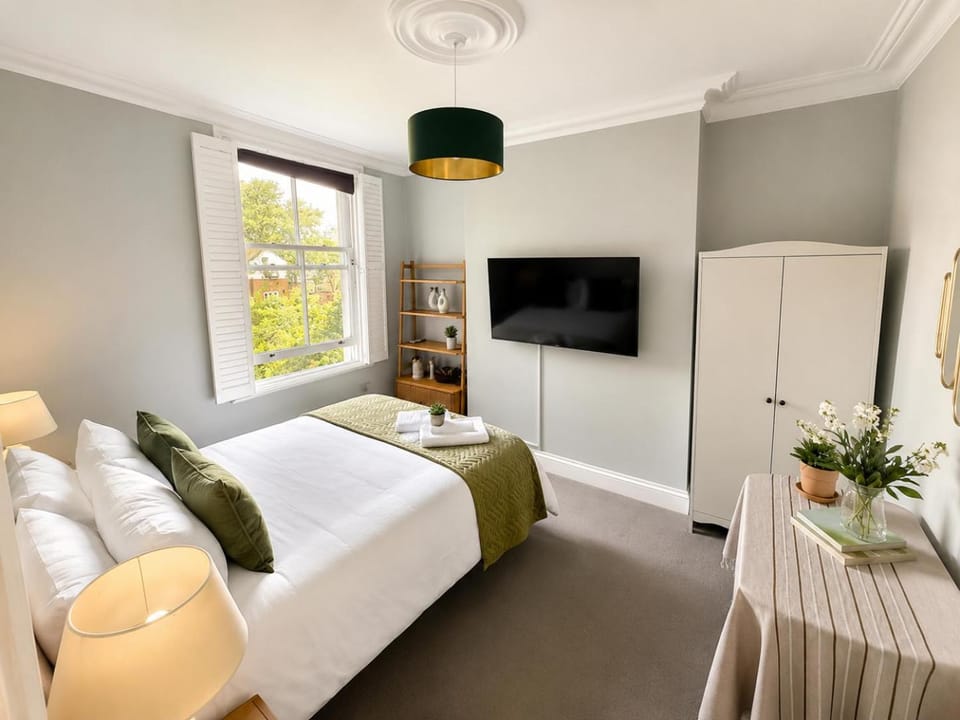 Private, comfy and quiet room for 2 Clapham House in London