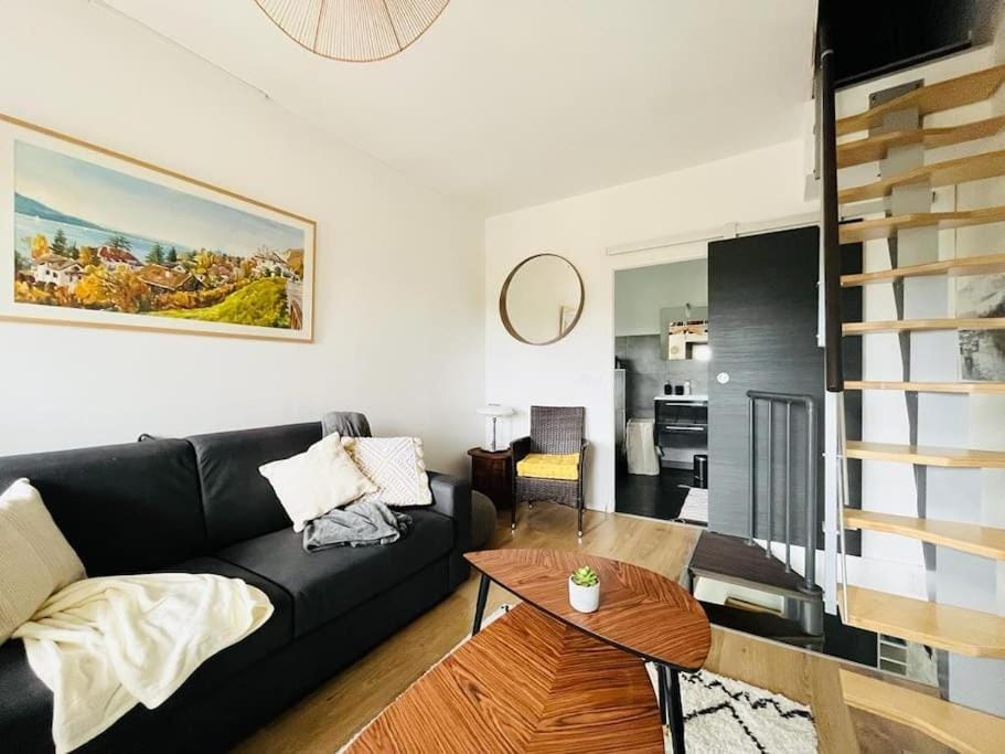 Charmante maisonnette avec terrasse et jolie vue - 5 min à pied du lac Apartment in Haute-Savoie