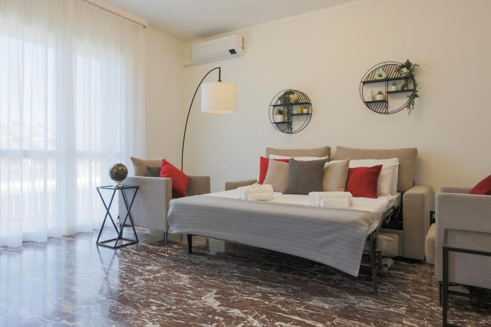 Living room, Photo of the whole room
