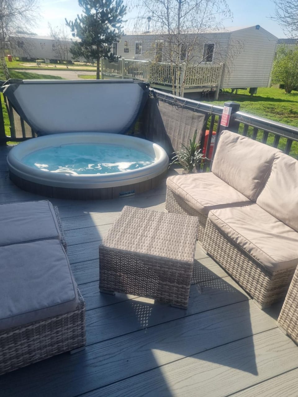 Luxury caravan and Tattershall lakes with private hot tub and WiFi Campground/ 
RV Resort in Tattershall