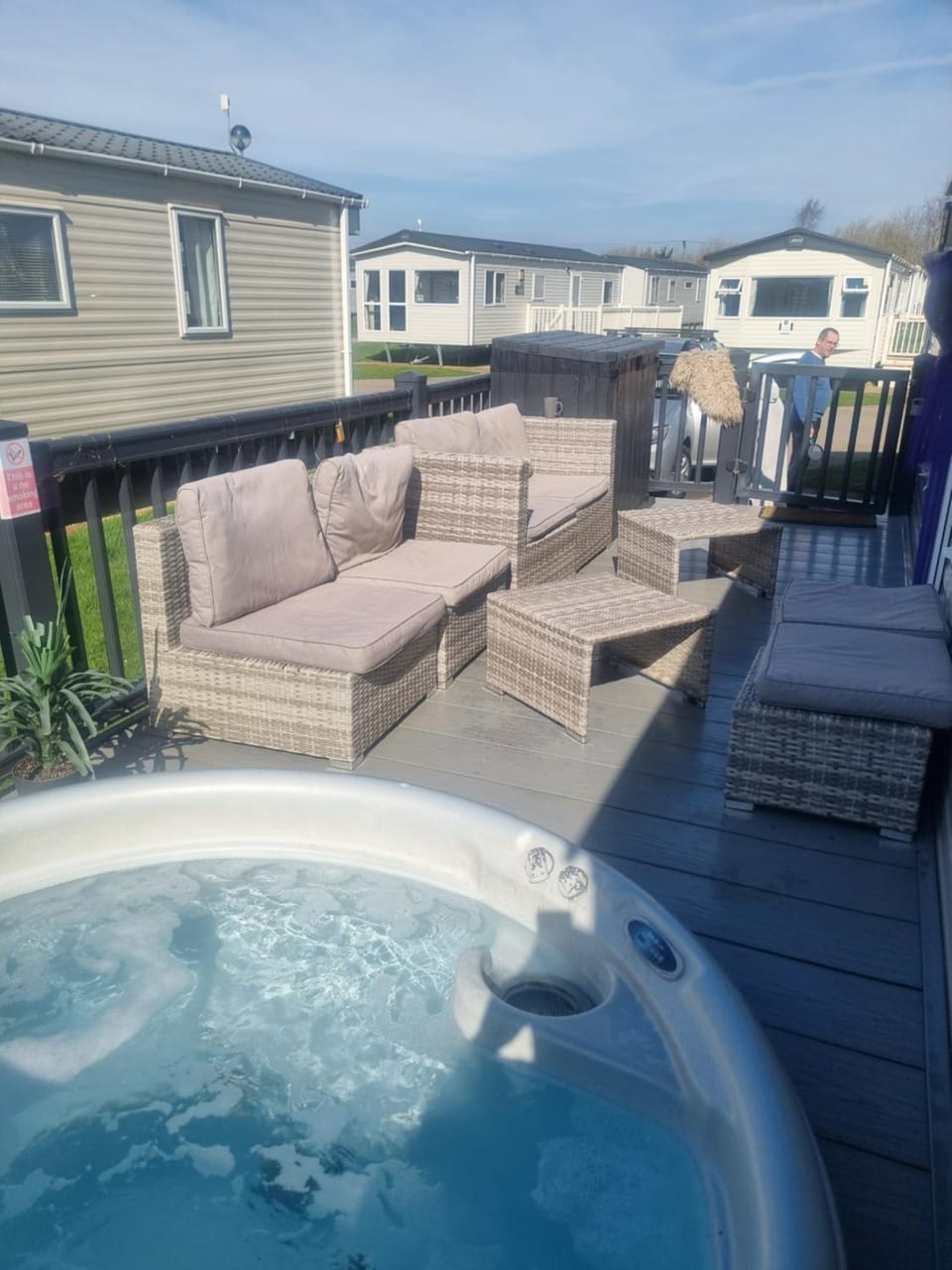 Luxury caravan and Tattershall lakes with private hot tub and WiFi Campground/ 
RV Resort in Tattershall