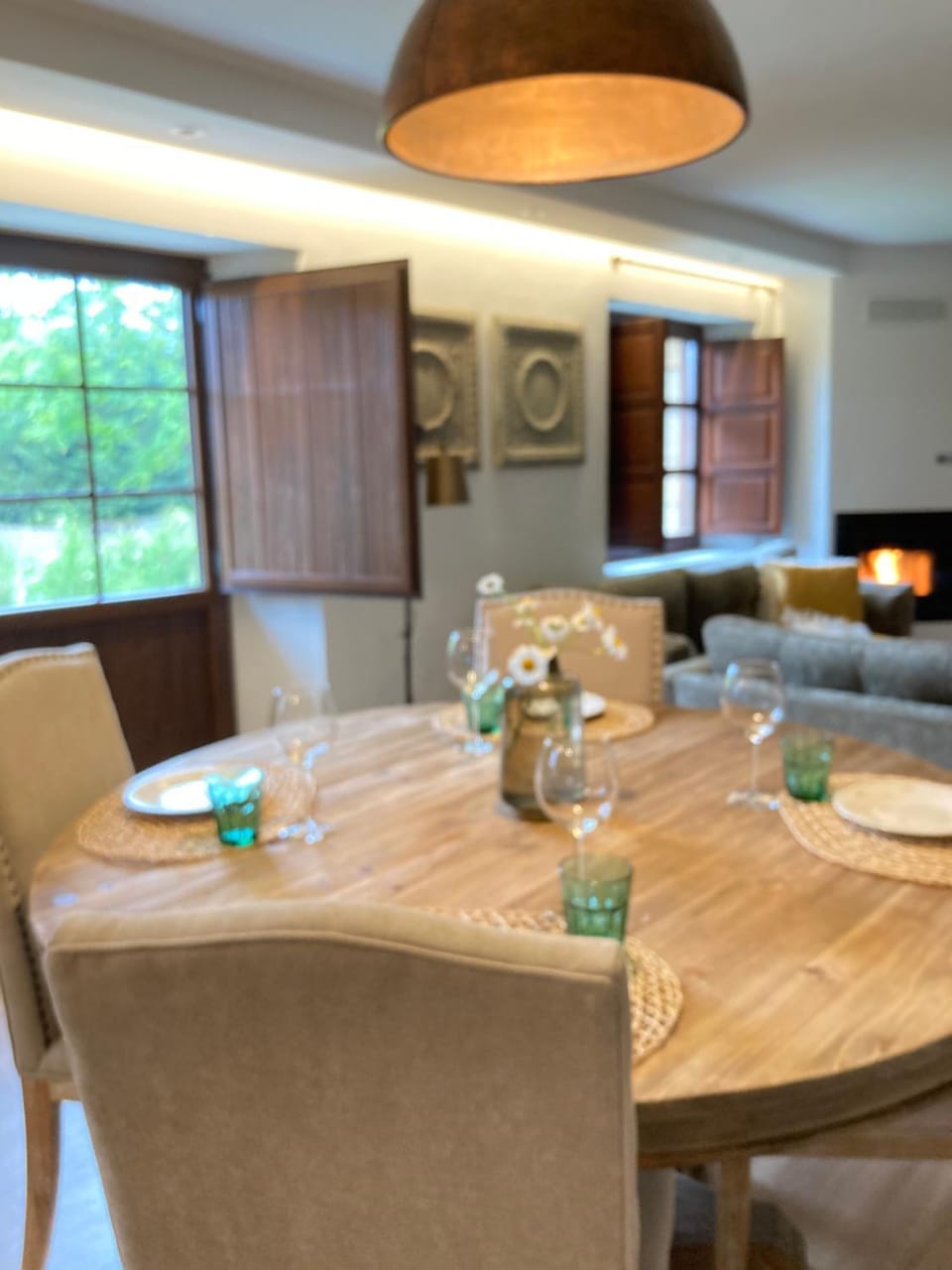 Gran casa restaurada con jardín encantador pueblo. House in Western coast of Cantabria