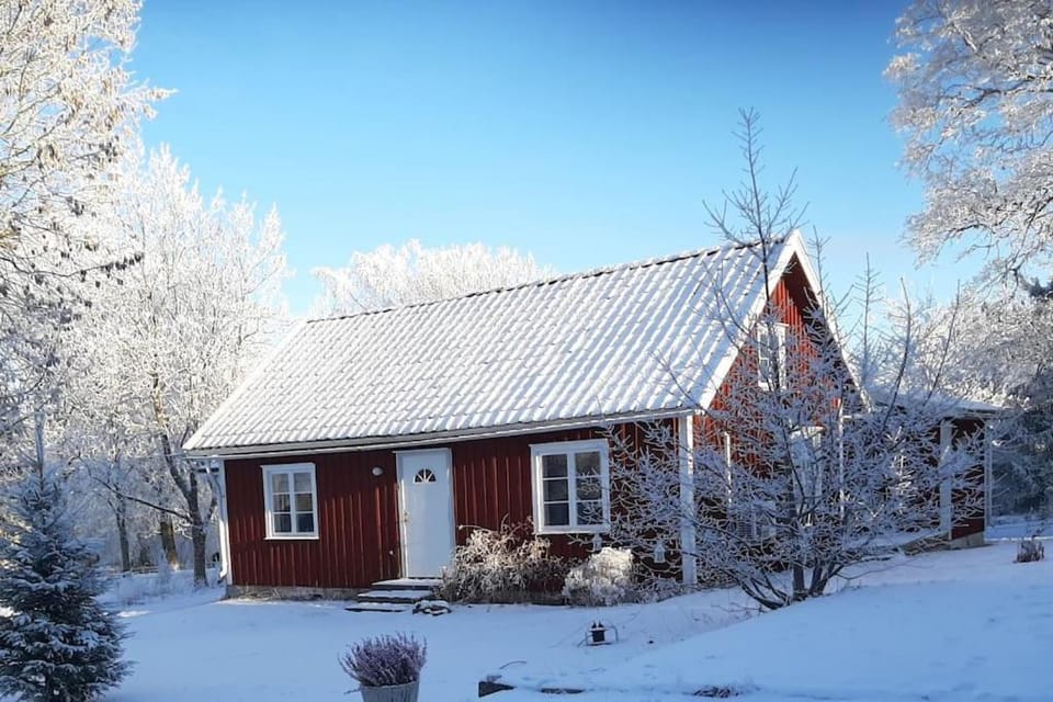 Facade/entrance, Day, Winter