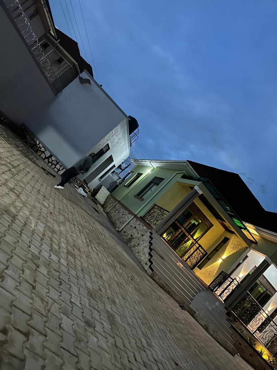 The residences -Wi-Fi 24 7 Apartment in Kampala