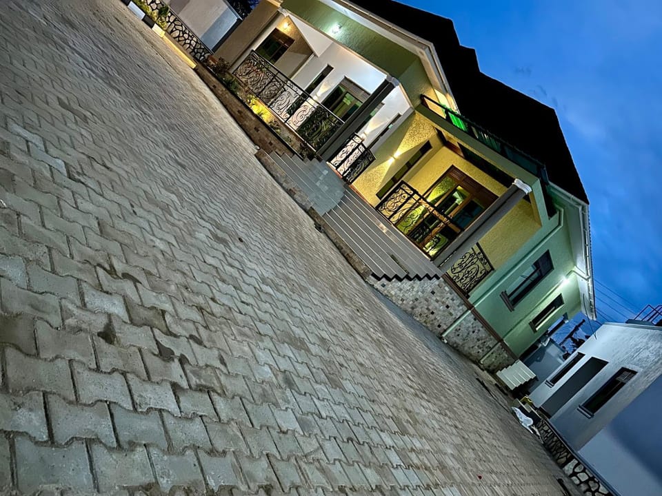 The residences -Wi-Fi 24 7 Apartment in Kampala