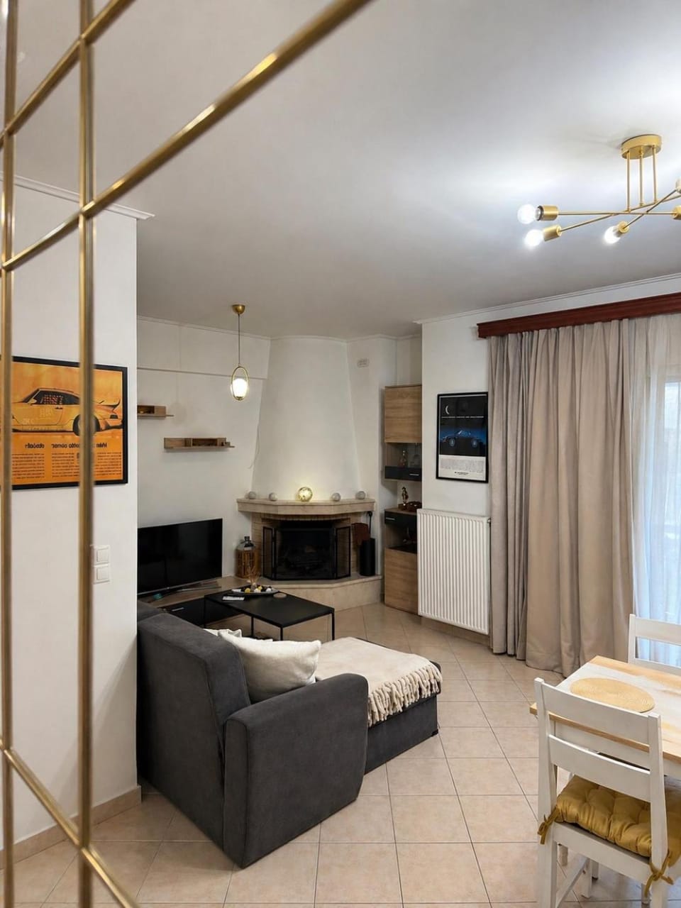 H&H cozy retreat ,Fireplace and Parking Apartment in Pireas