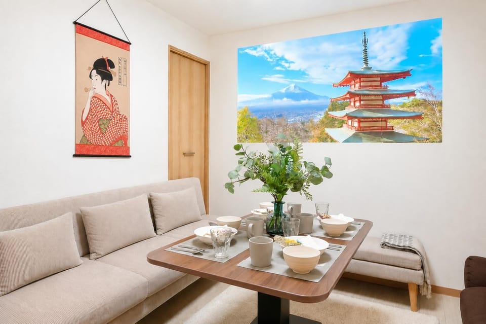 Living room, Decorative detail, Seating area, Dining area