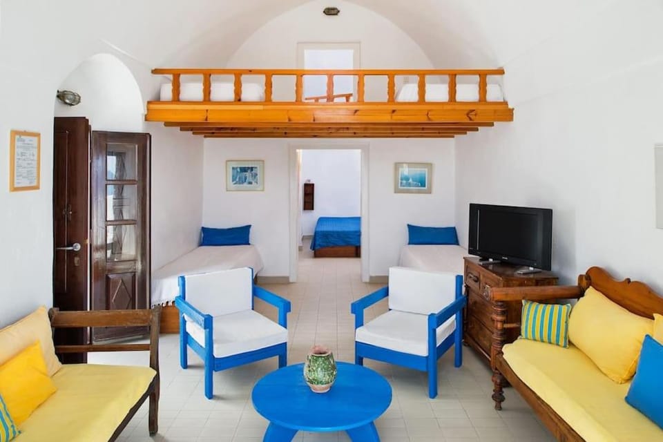 VILLA MARINA-VOLCANO VIEW House in Oia