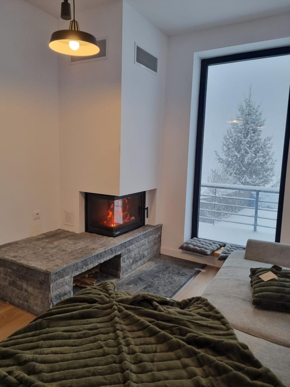 Winter, Living room, Seating area, flat iron