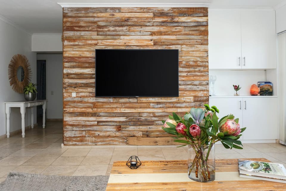 TV and multimedia, Lounge or bar, Seating area, Floor plan