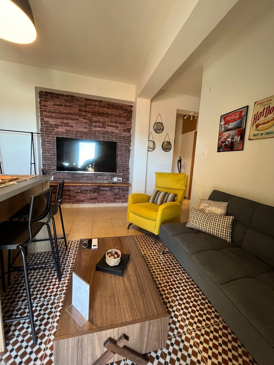 TV and multimedia, Living room, Seating area