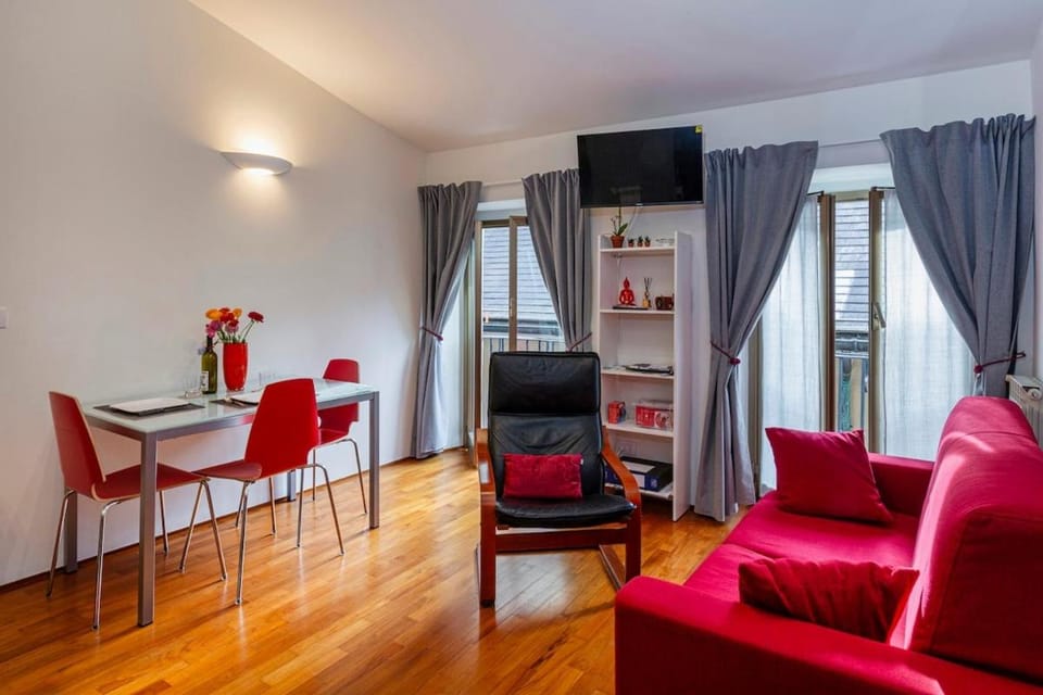 TV and multimedia, Living room, Dining area