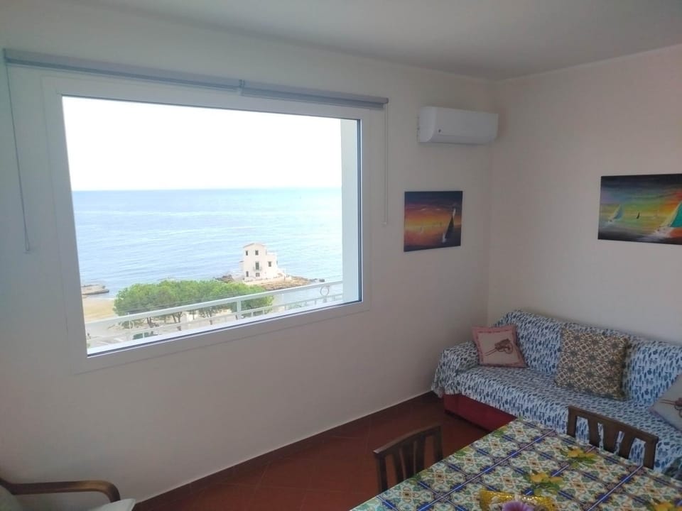 Natural landscape, TV and multimedia, Living room, Sea view