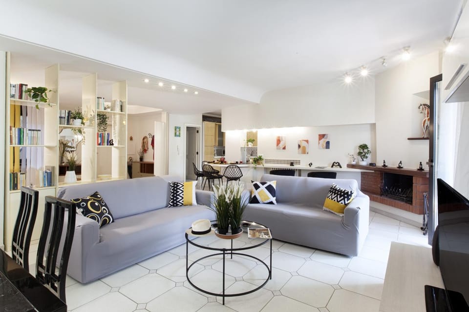 Communal lounge/ TV room, Living room