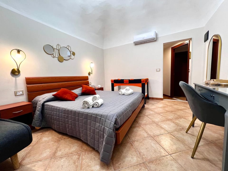 Bed, Bedroom, cot