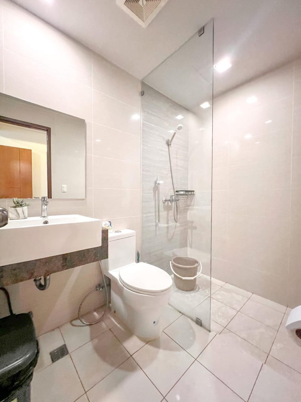 Shower, Bathroom, bidet