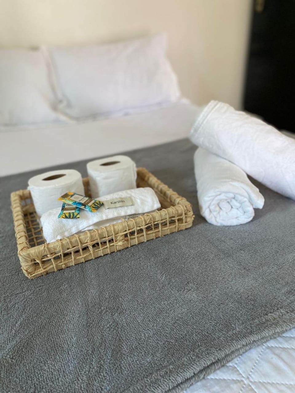 Bed, towels