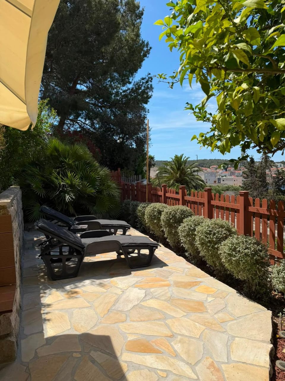 Seaside Garden Apartment Losinj Apartment in Mali Losinj