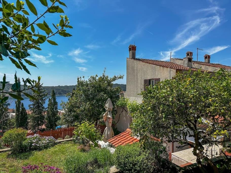 Property building, Day, Natural landscape, City view, Garden view, Sea view