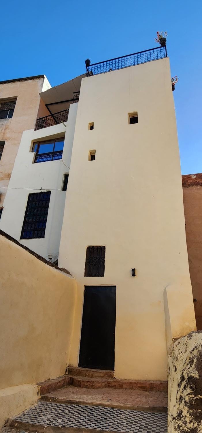 Esc 3 Apartment in Fes