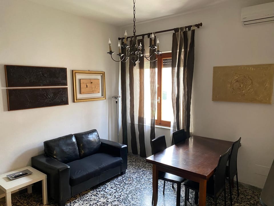 Living room, Dining area, air conditioner