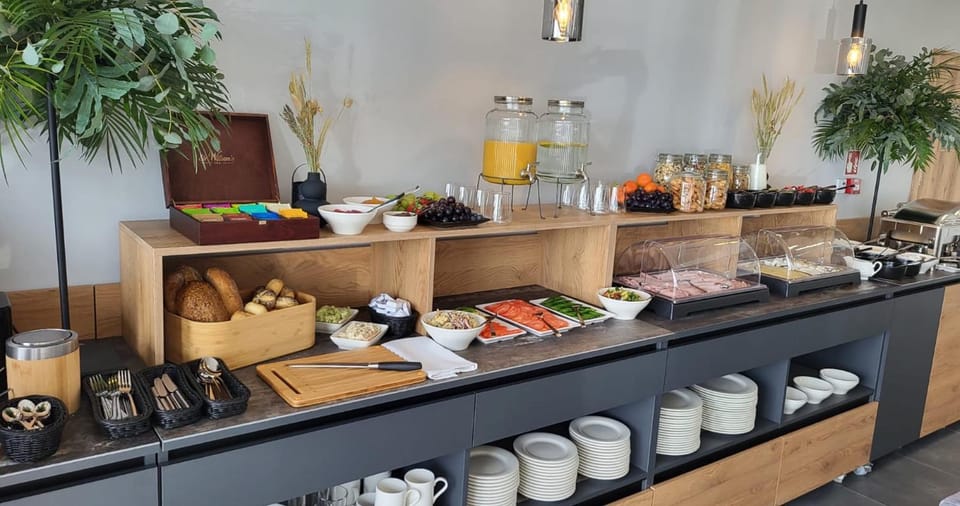 Breakfast, Buffet breakfast