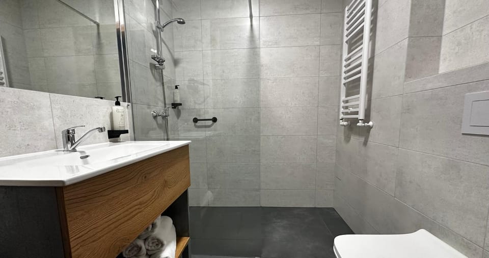 Shower, Toilet, Bathroom
