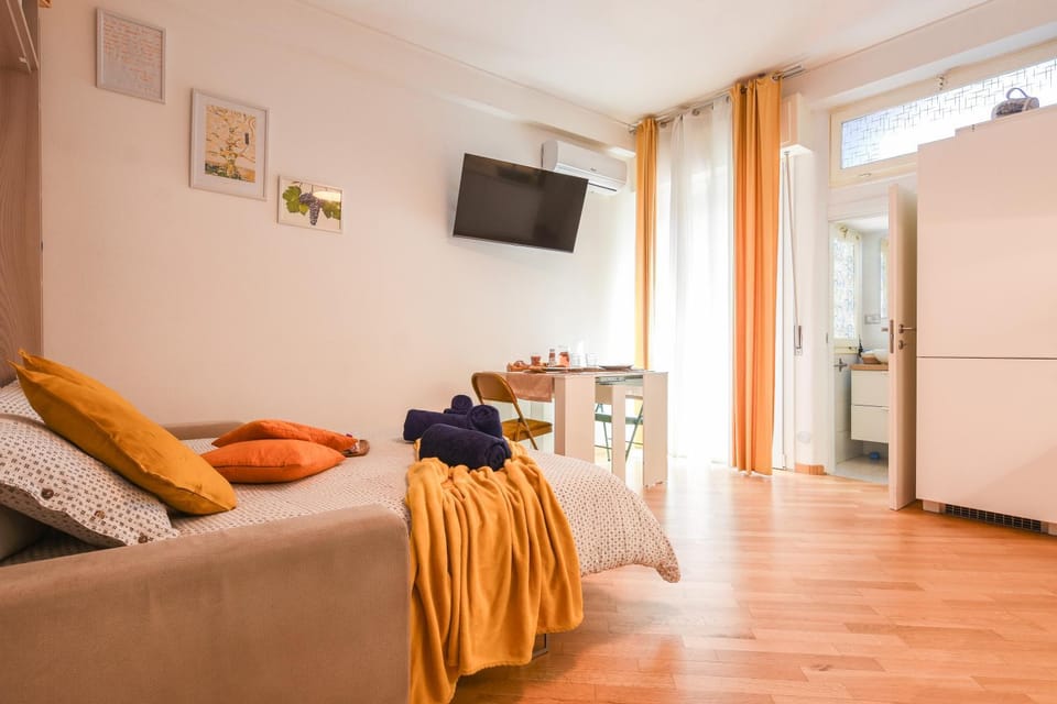 Kitchen or kitchenette, Living room, Bedroom, towels