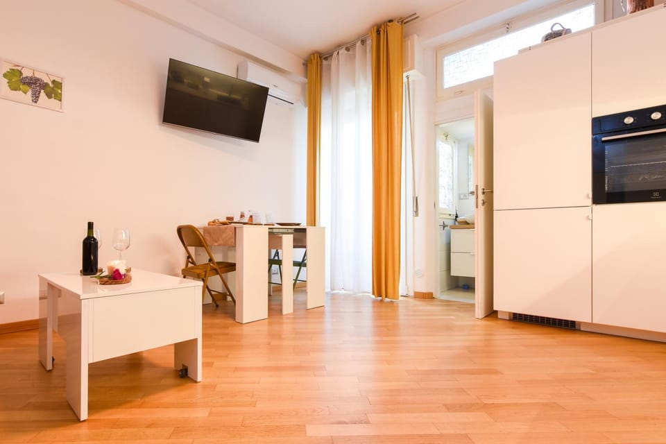 TV and multimedia, Dining area