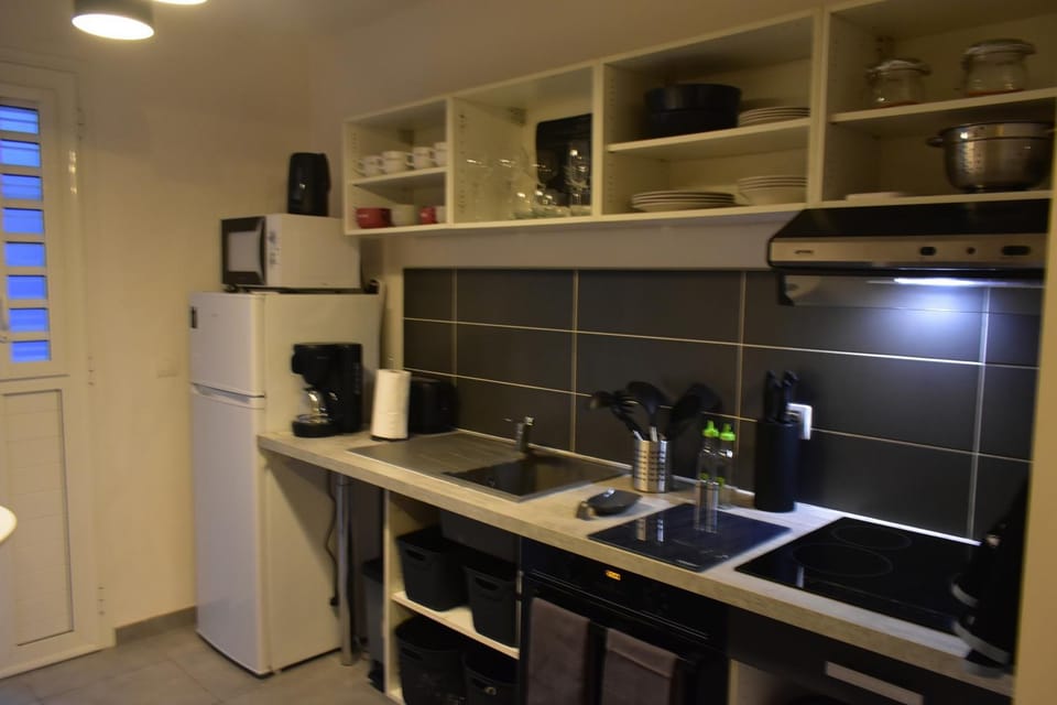 Coffee/tea facilities, minibar, pet friendly, stove, toaster