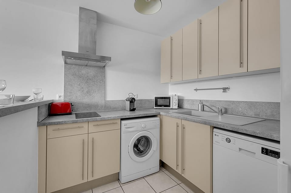 dishwasher, pet friendly, washing machine