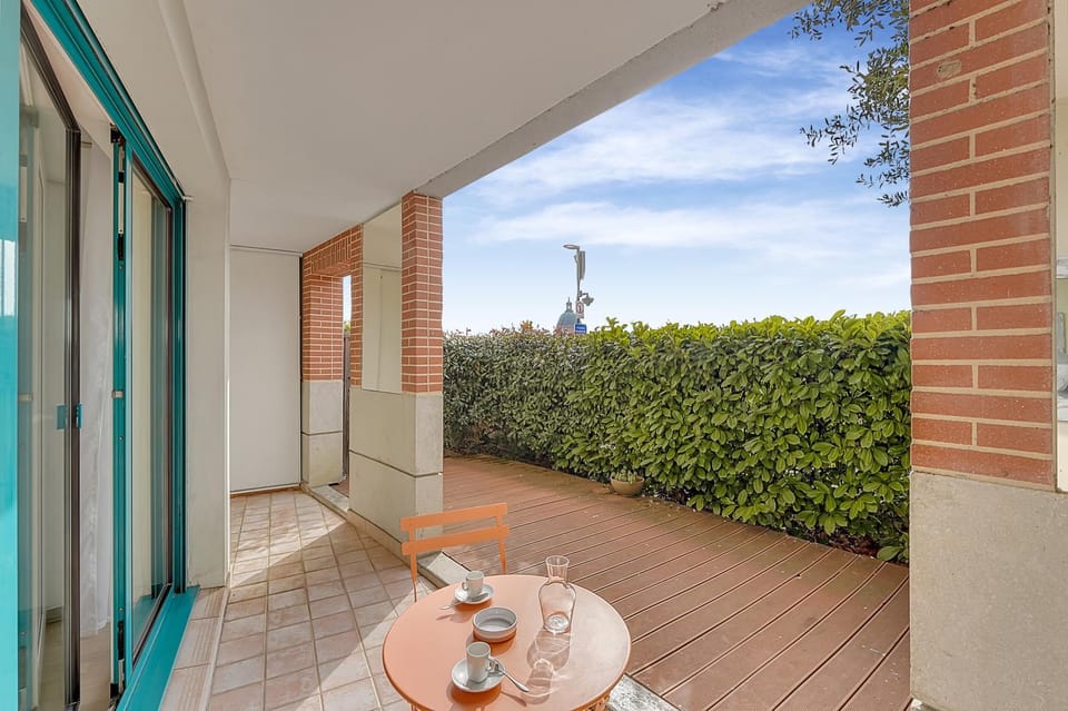 Day, View (from property/room), Balcony/Terrace, Dining area, Garden view