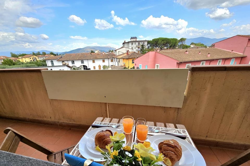 Patio, Day, Natural landscape, View (from property/room), Balcony/Terrace, Mountain view, Drinks