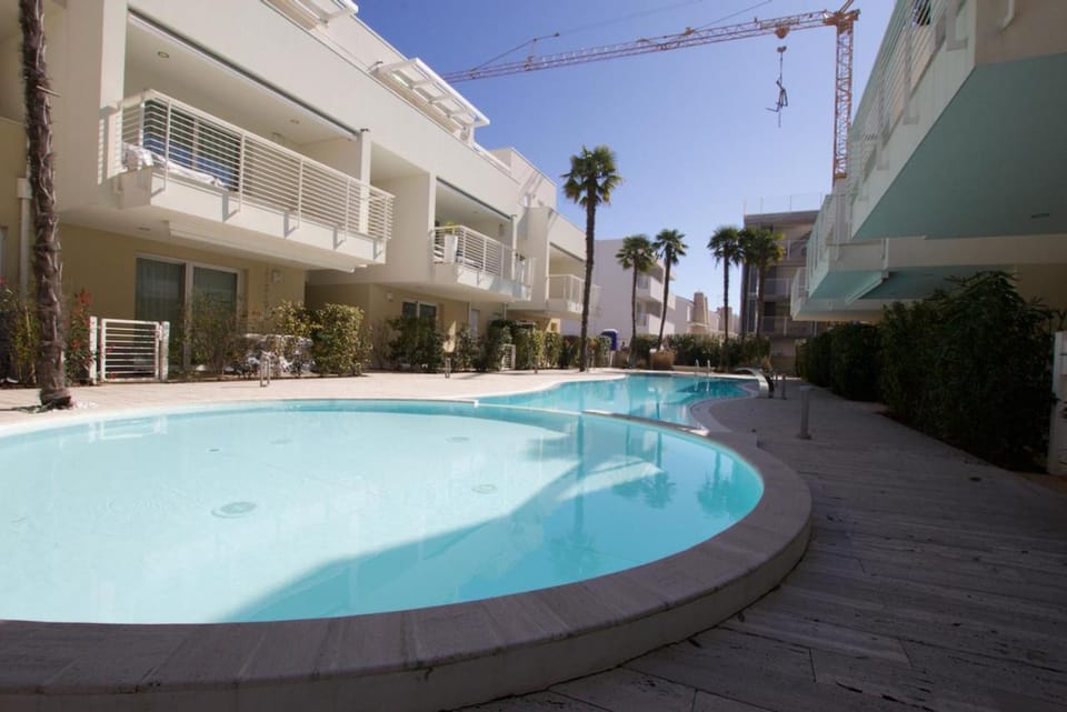 Day, Pool view, Swimming pool, sunbed