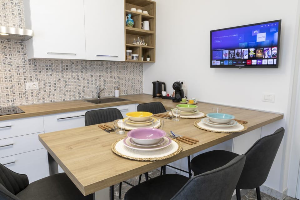 TV and multimedia, Kitchen or kitchenette, Communal kitchen, kitchen