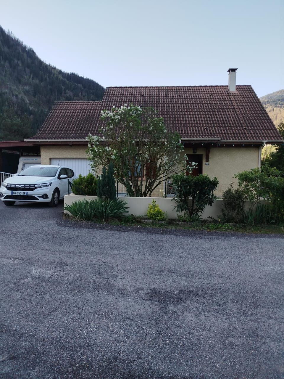 Chambre dans maison avec parking Bed and Breakfast in Haute-Savoie