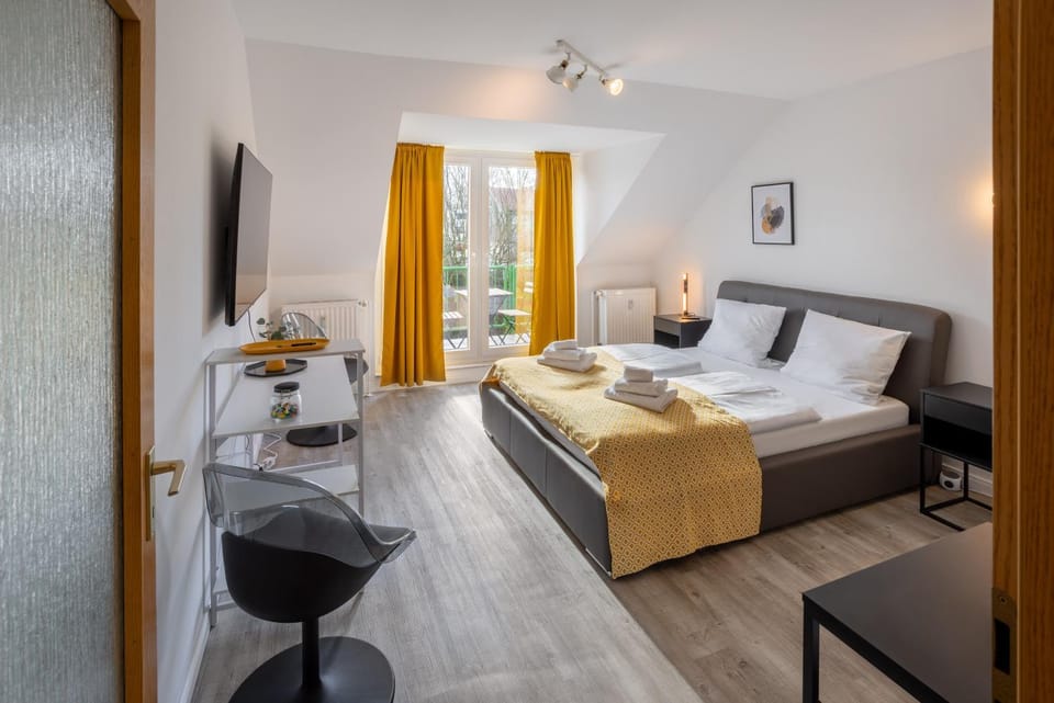Bed, TV and multimedia, Living room, Bedroom