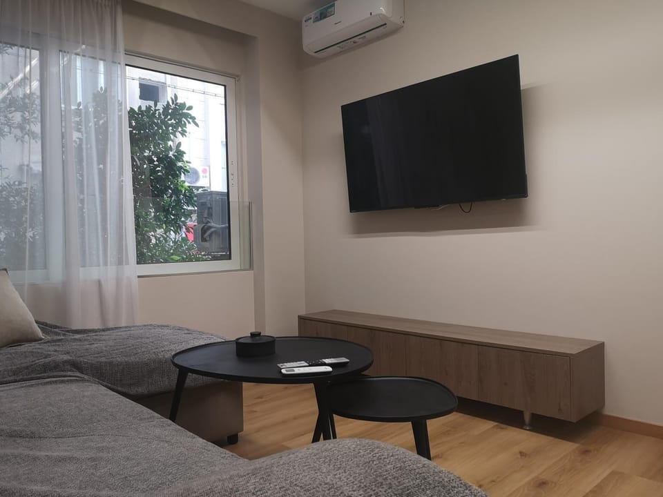 TV and multimedia, Photo of the whole room