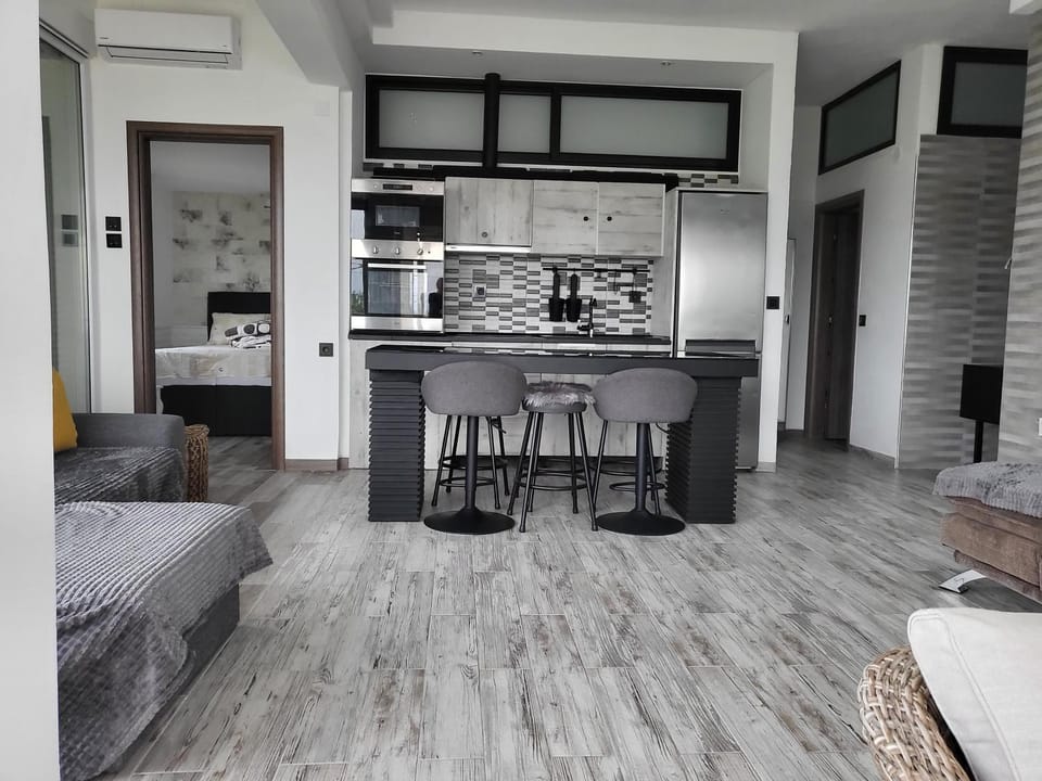 Kitchen or kitchenette, Living room, Dining area, pet friendly, stove