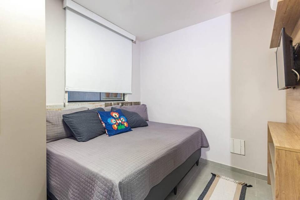 Bed, TV and multimedia, Living room, Photo of the whole room, Bedroom