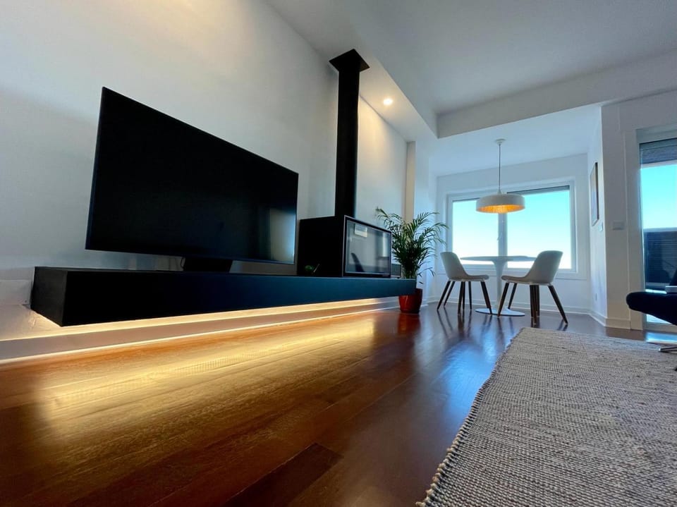TV and multimedia, Dining area