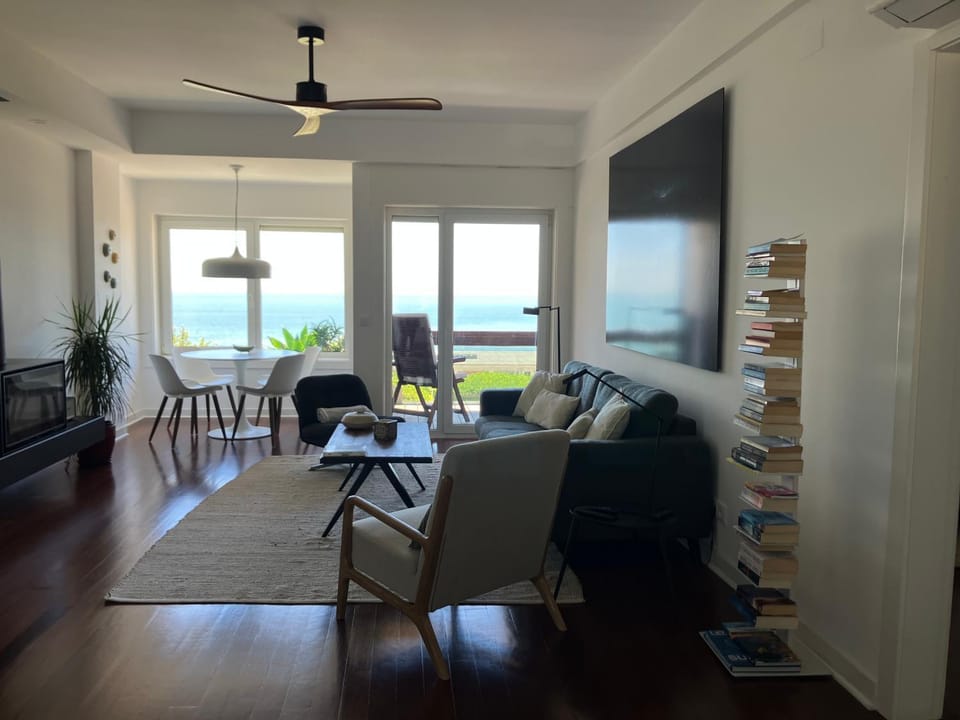 Oceanview 4 U - Close to Lisbon! Apartment in Lisbon District
