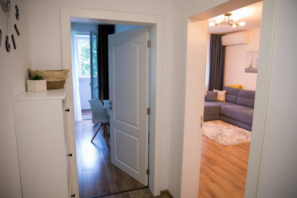 Living room, Photo of the whole room