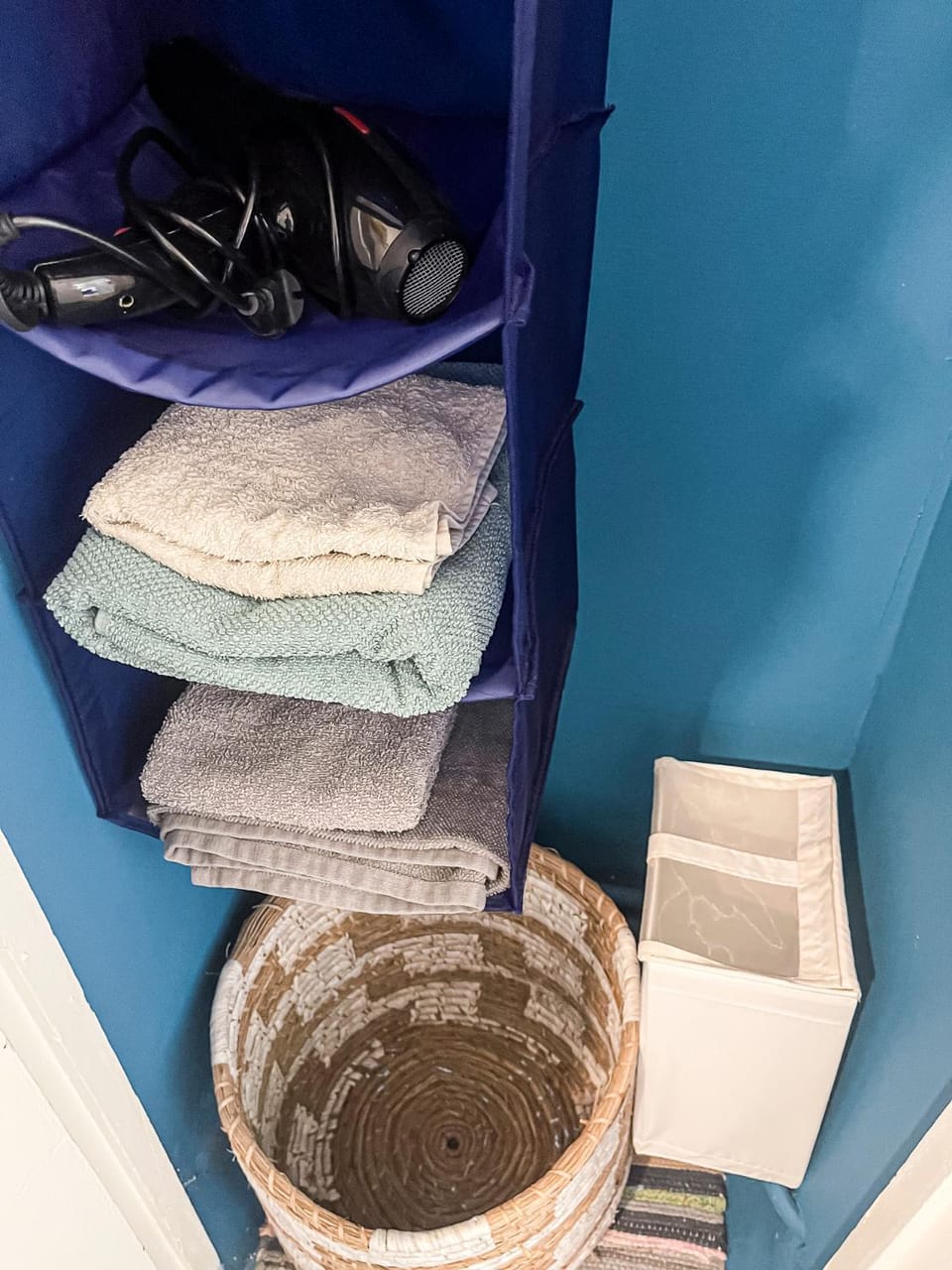 heating, towels, wardrobe