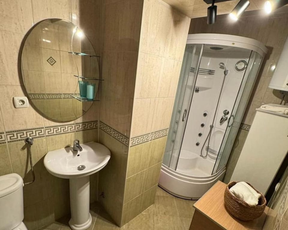 Shower, Bathroom, towels
