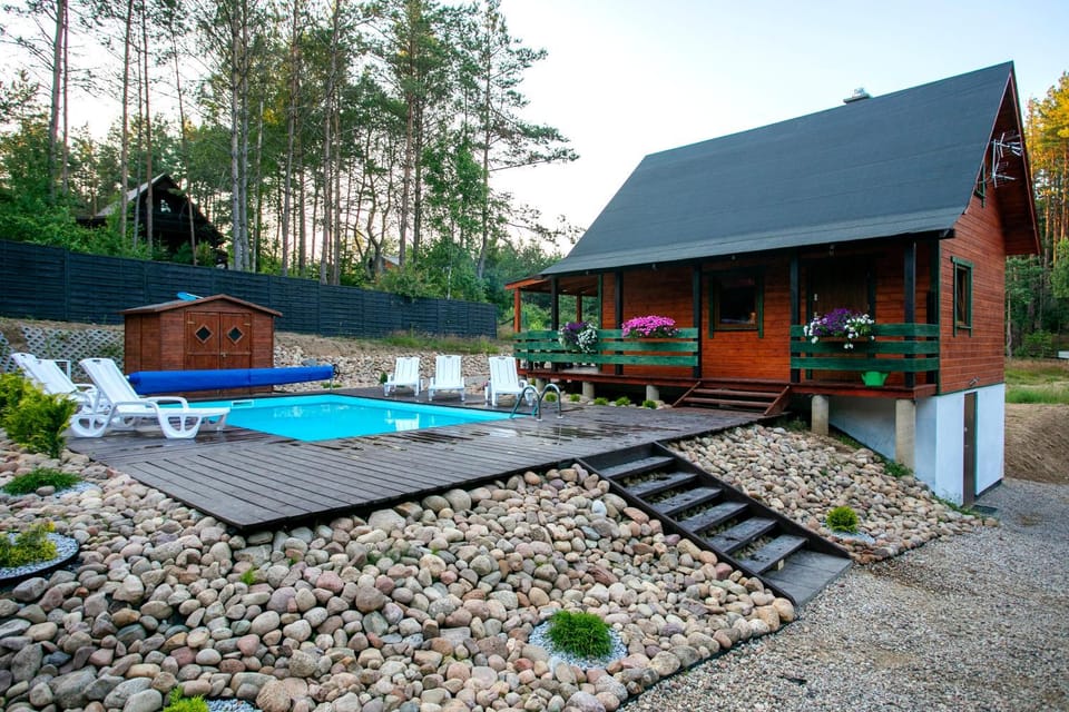 Domek całoroczny JELENIÓWKA na Kaszubach z balią na wyłaczność,wspólny basen i bilard z domkiem Sówka - Ostrowite Leśna Dolina House in Pomeranian Voivodeship