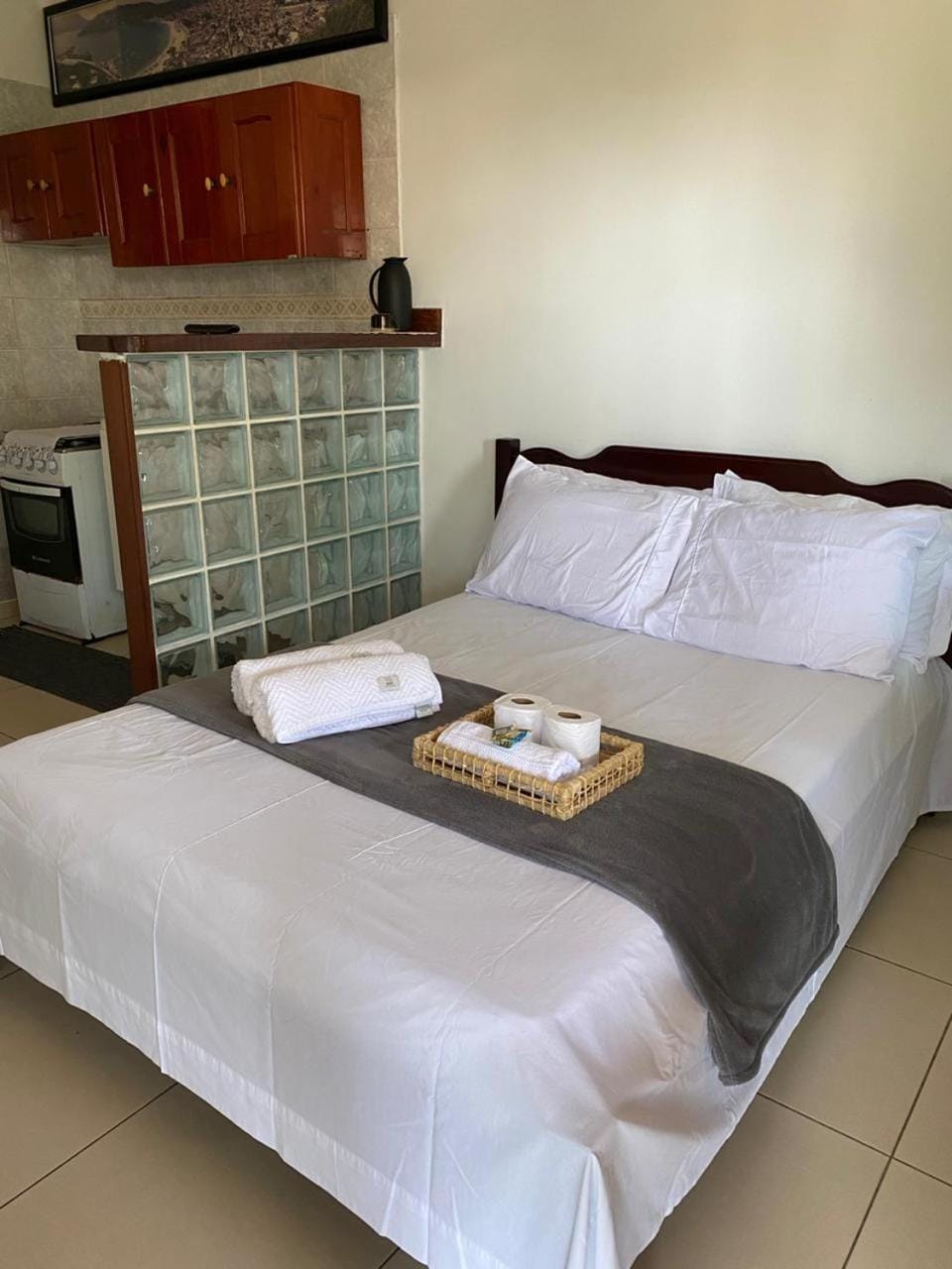 Bed, Photo of the whole room, towels
