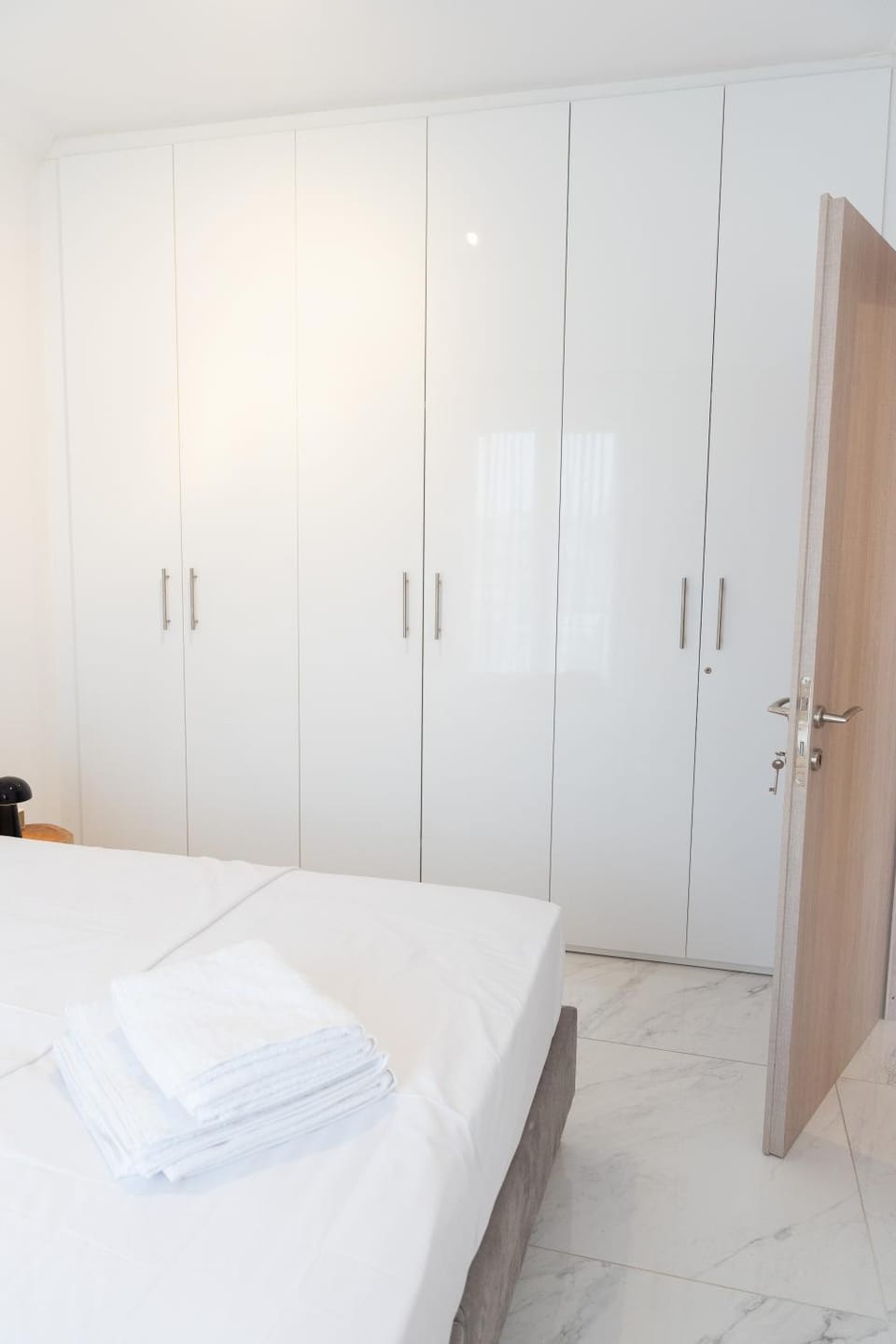 Bedroom, towels, wardrobe