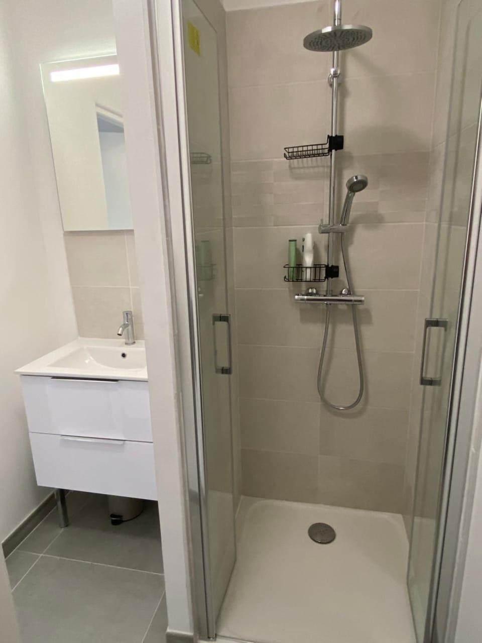 Appartement à Villenave d'Ornon avec jardin fraîchement rénové Apartment in Nouvelle-Aquitaine